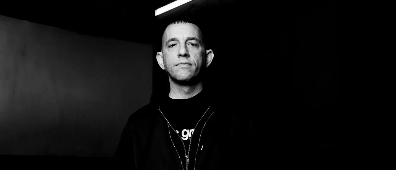 Adam X: Quién es la Leyenda del Techno Industrial Norteamericano