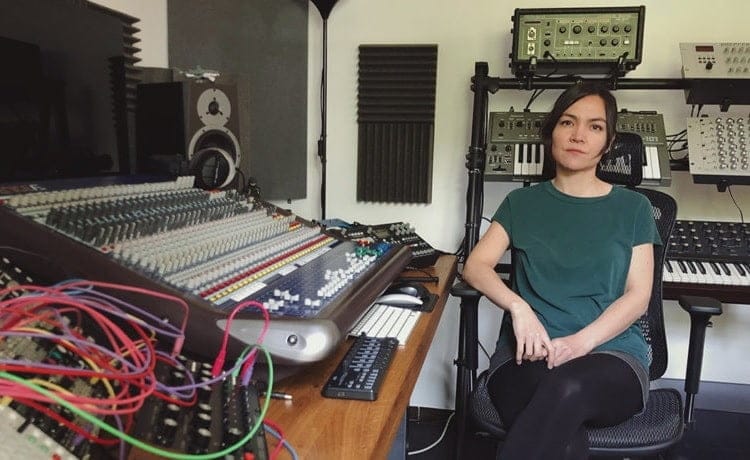 Adriana Lopez, Cosmin TRG  y más se suman al 'We Are Not Alone Pt. 3' de Ellen Allien