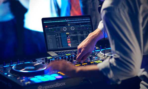 Documental revela el precio que los DJs pagan por su fama.