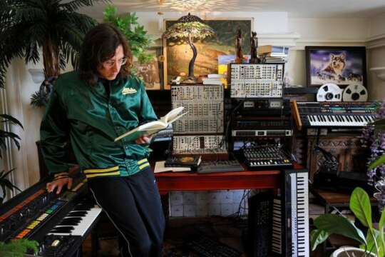 Vídeo: Legowelt construye un sintetizador y lo muestra