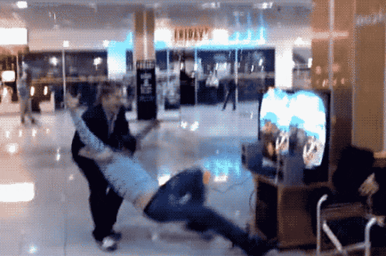 Mira lo que le pasó a este hombre en un simulador de realidad virtual