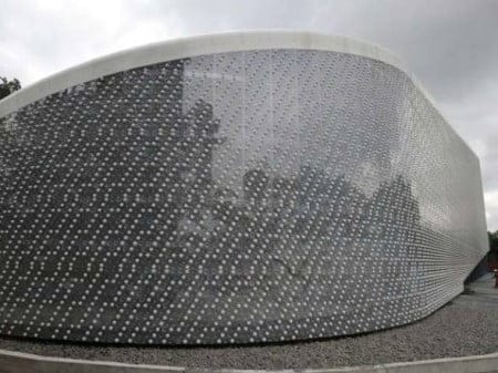Video: ECOArk un megaedificio hecho de botellas de plastico en Taiwan
