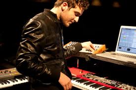 Nicolas Jaar confecciona la banda sonora del asesinato de John Lennon...