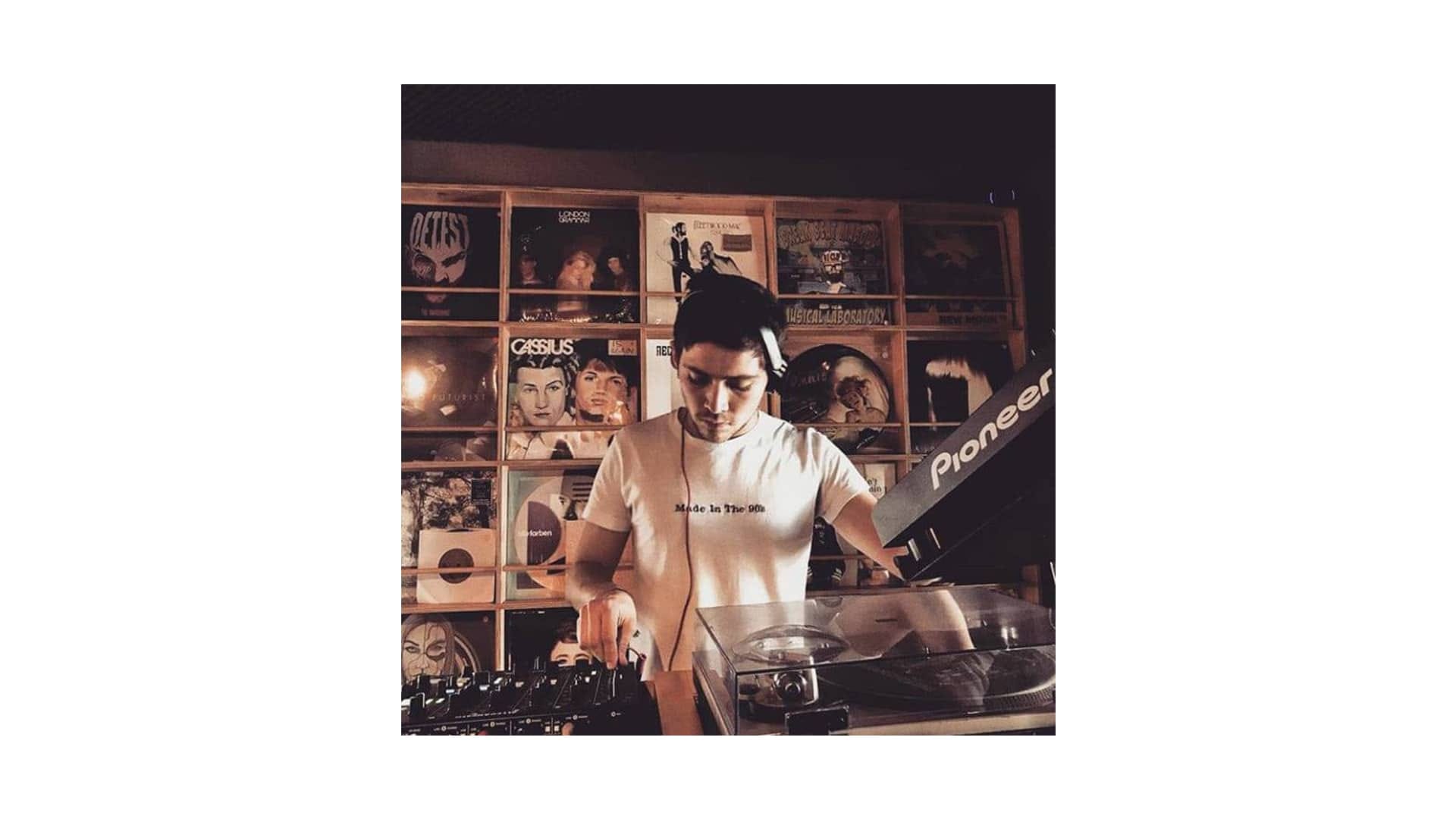 Premiere: Escucha 'Transversal Ritmo' de Lamediscos en Raw Quarter