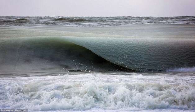 Increíbles fotos de OLAS CONGELADAS por Jonathan Nimerfroh