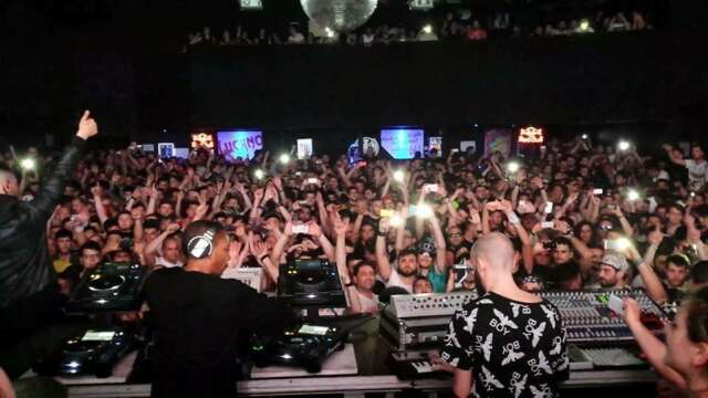 Revisa un extracto del magnífico B2B que protagonizaron Jeff Mills & Raffaele Attanasio.