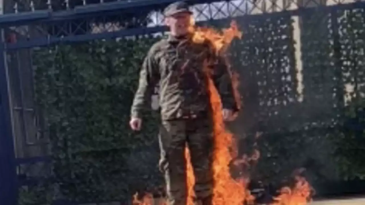 18+ Dios! Aaron Bushnell: Soldado Activo de USA se prende Fuego al frente de la embajada de Israel