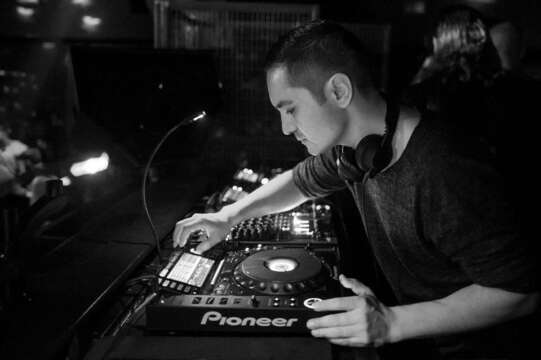 Alexi Delano en Sunday School