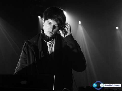 James Blake lanza video bajo el nombre de Harmonimix