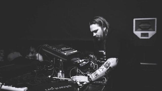 VARG: El lobo sintético y experimental este próximo 12 de octubre