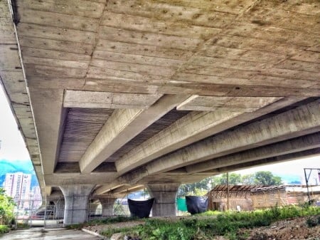 VOTA! Propuesta para llenar las ZONAS BAJO LOS PUENTES QUE CRUZAN EL RÍO MEDELLÍN por MedellinStyle.com