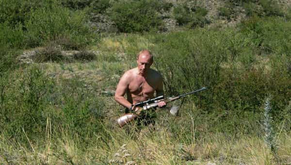 El presidente Ruso Vladimir Putin lucha contra zombis en video juego