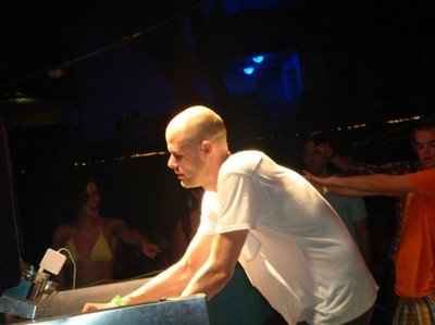 Adam Beyer cerrando en el Awakenings09 con Billy Jean!