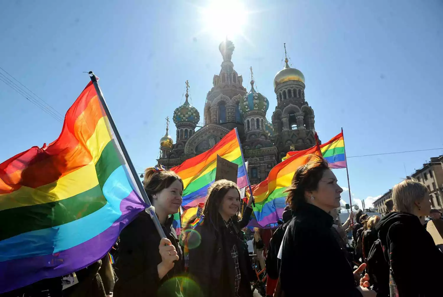 La policía de Moscú allana Arma bajo la ley de "propaganda LGBT"