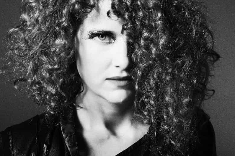 DJ Red: “Mi sonido es oscuro, groovy, hipnótico, cálido y mental”