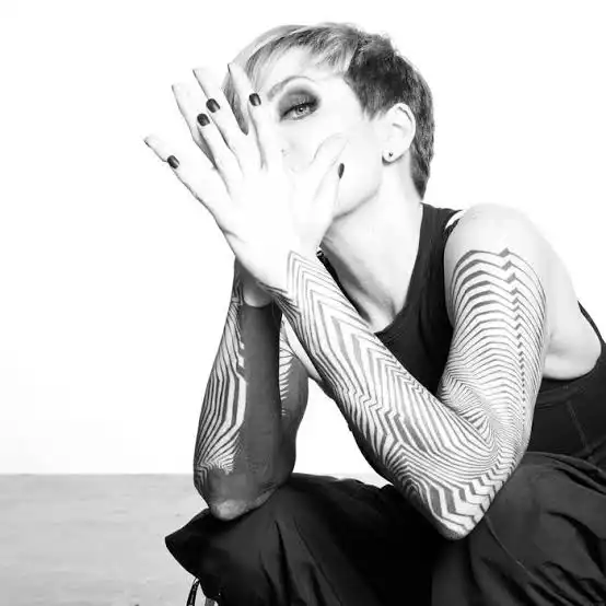 MÆDON: Oscuridad, Peso, Éxtasis en un Híbrido de Techno Industrial y EBM.