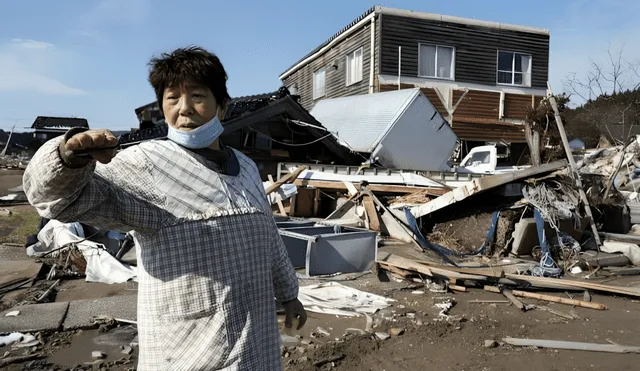 Más de 1.500 sismos obligan a evacuar islas en Japón.