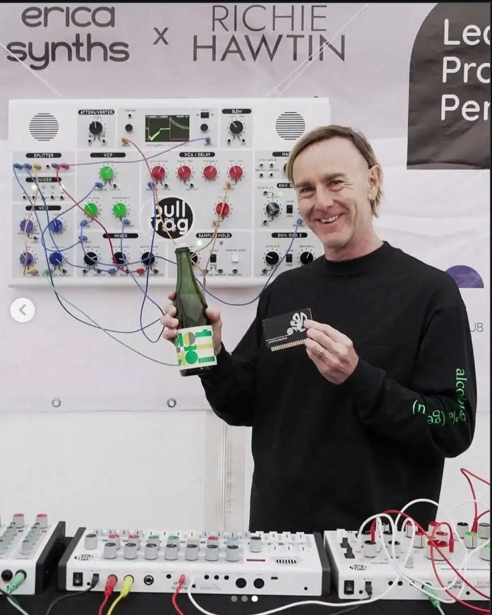Richie Hawtin presenta 'Bullfrog', un nuevo sintetizador educativo diseñado para la síntesis de sonido analógico