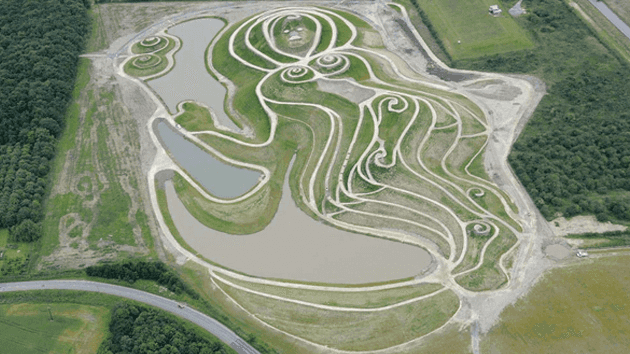 Video: Un parque en Inglaterra, la escultura humana más grande del mundo