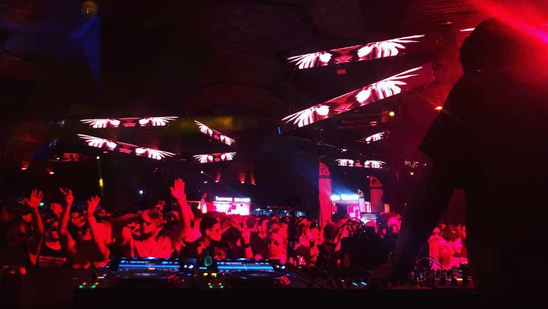 Ingresa a mundos paralelos con SHUFFLEMASTER en el BlackDance #ConfíaEnTuSombra