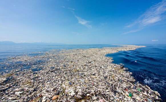 Isla basura es ahora dos veces más grande que Colombia
