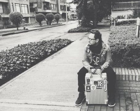 El productor colombiano Deadwalkman debuta sensacionalmente en Suara