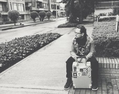 El productor colombiano Deadwalkman debuta sensacionalmente en Suara