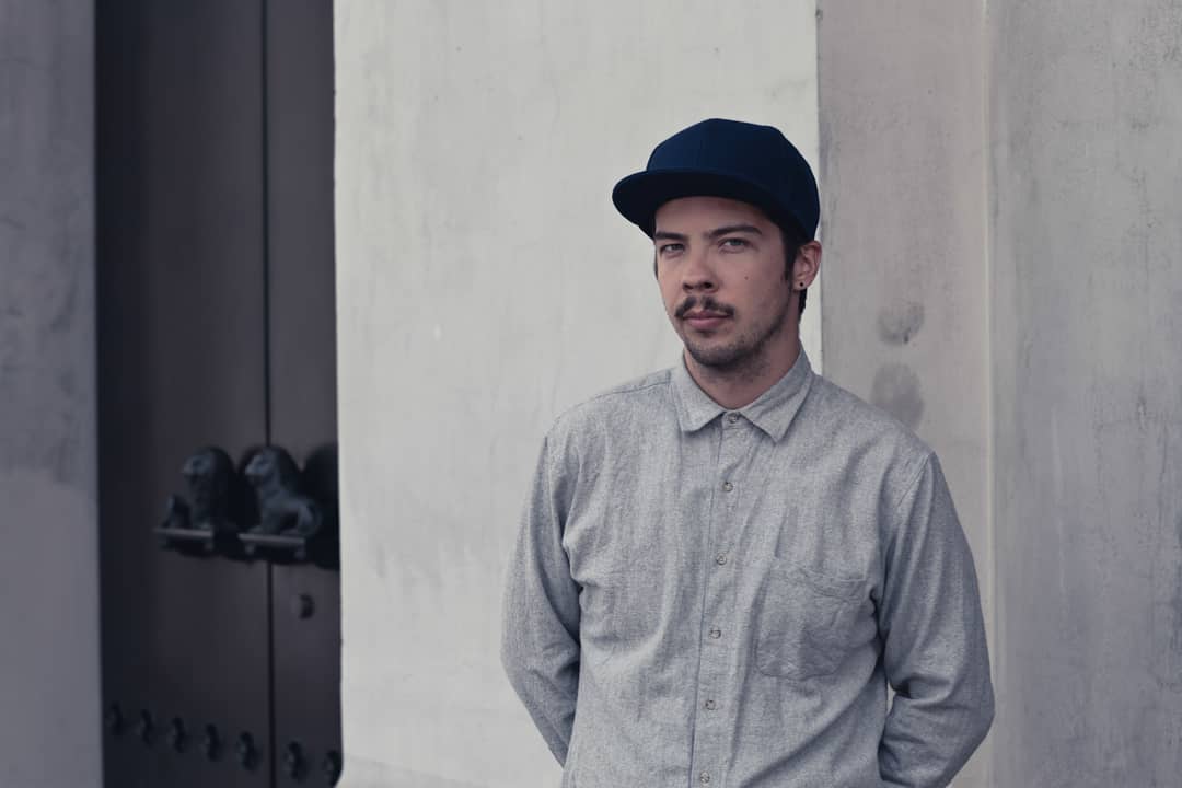 Acércate a la sombra de DARIO ZENKER ¿Su inspiración? La vida, el amor y el baile