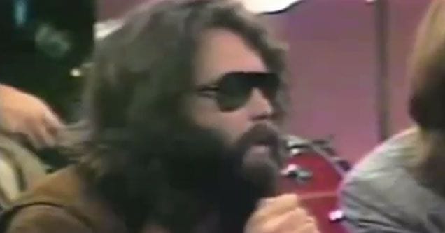 Mira a Jim Morrison adivinar el ascenso de la música electrónica
