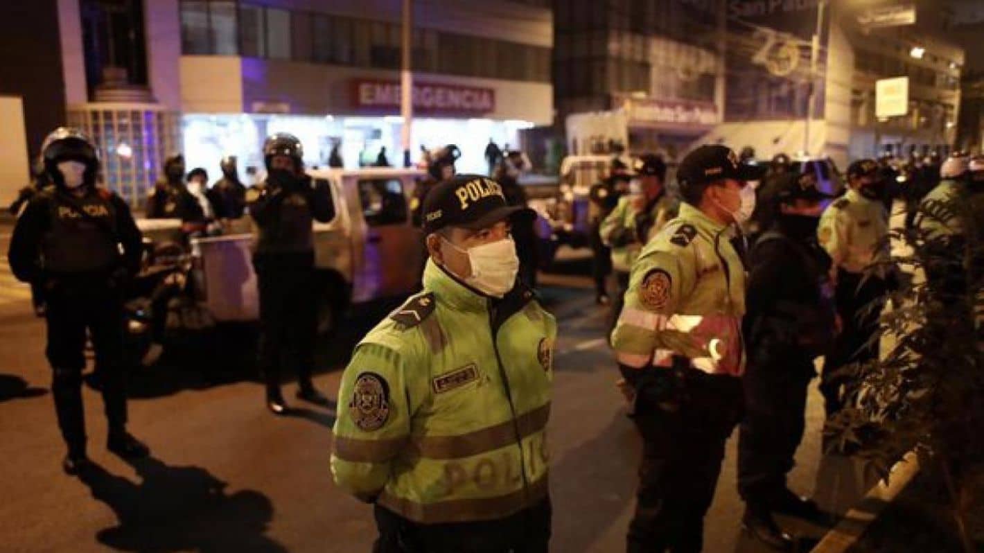 COVID-19: Al menos 13 mueren aplastados mientras la policía Peruana allana fiesta clandestina del club
