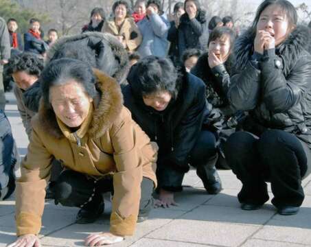 Trabajos forzados y destierro para quienes no lloraron con sinceridad la muerte de Kim Jong Il