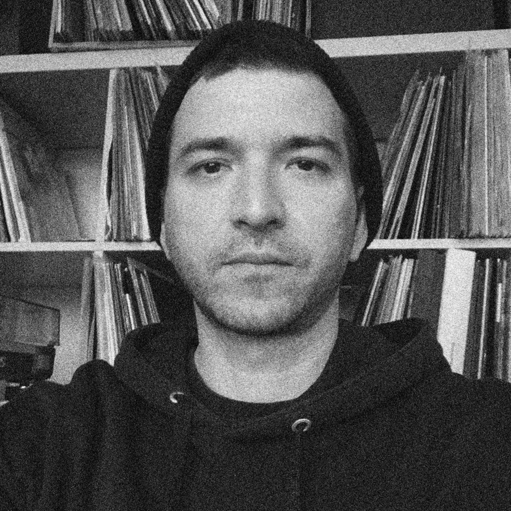 Premiere: Escucha 'De Lucht Is Vertyft' de Thanos Hana en Tar Hallow