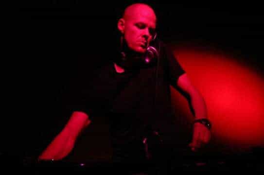 Listening: Adam Beyer Live @ Hive Club – Zurich (27.05.2012)