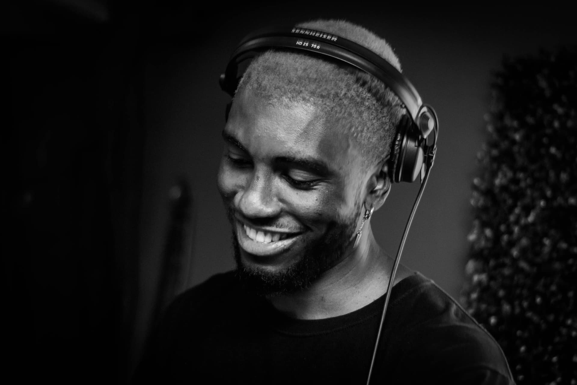 Escucha lo más reciente de BLACK CRISS en KORE MUSIC