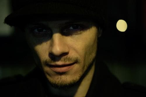 Cari Lekebusch ilumina con una sorpresa