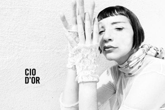 Cierra los ojos y viaja con este podcast de Cio D'Or