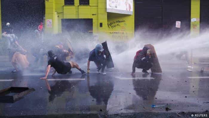 Amnistía Internacional le pide a EE. UU. suspender suministro de armas a Colombia