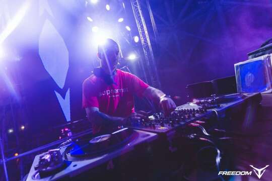 Eduardo de la Calle debuta en Forbidden Colours