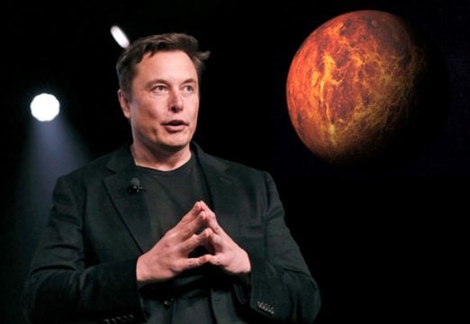 ¿Por qué Elon Musk quiere bombardear Marte?