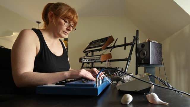 ¡Clasicote! Rememora el álbum debut de Erika “Hexagon Cloud”, toda una carta de amor al electro