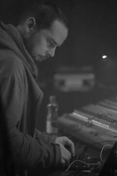 Raster-Noton presenta su trilogía de EPs