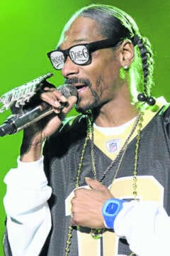 Snoop Dogg reencarnó como Snoop Lion, ahora hará Reggae