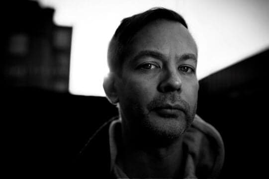 Entrevista a Inigo Kennedy: “Colombia: café en la mañana, en el transbordador espacial”