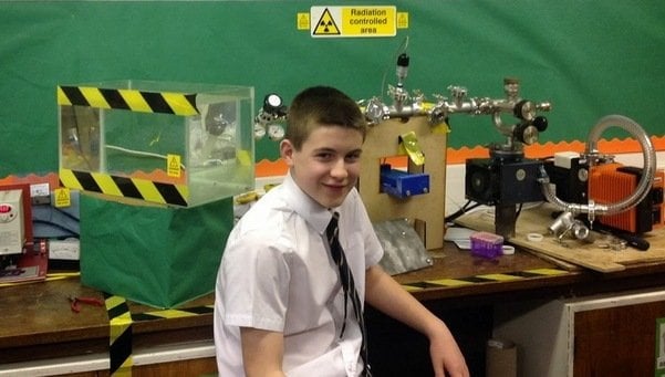 Jamie Edwards: Un reactor nuclear es construído por un niñó de 13 años.