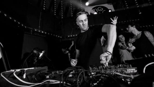 Vídeo: Julian Jeweil Live At Future Frequency Festival
