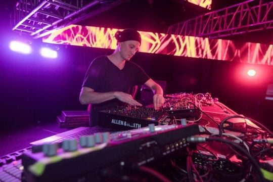 Kangding Ray estrena sello discográfico