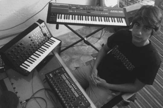 Luigi Tozzi y un sonido para orientarse en el Various de Mental Modern