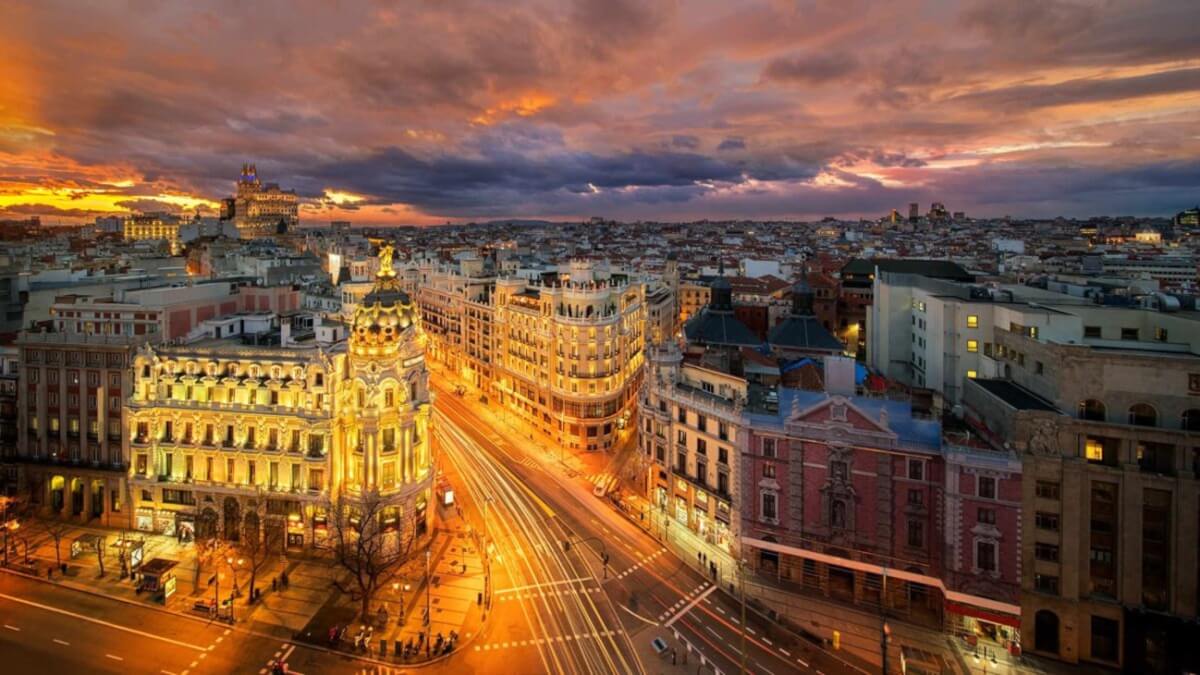 Madrid permite abrir las discotecas con su aforo al 40%
