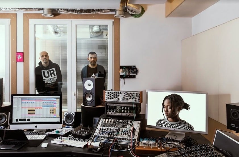 Modeselektor prosigue su serie Extended remix invitando a Richard Devine, Bored Lord y más