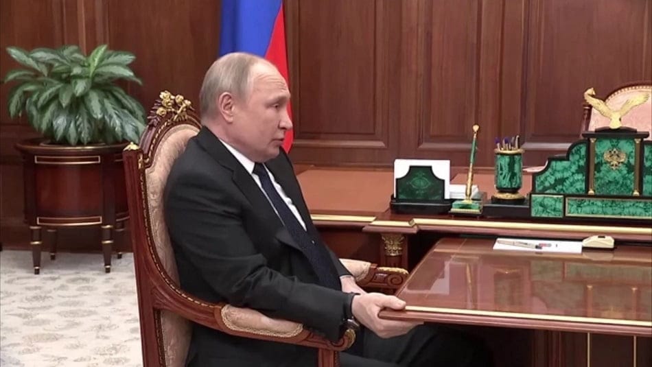 Putin con posible enfermedad de párkinson o cáncer de tiroides